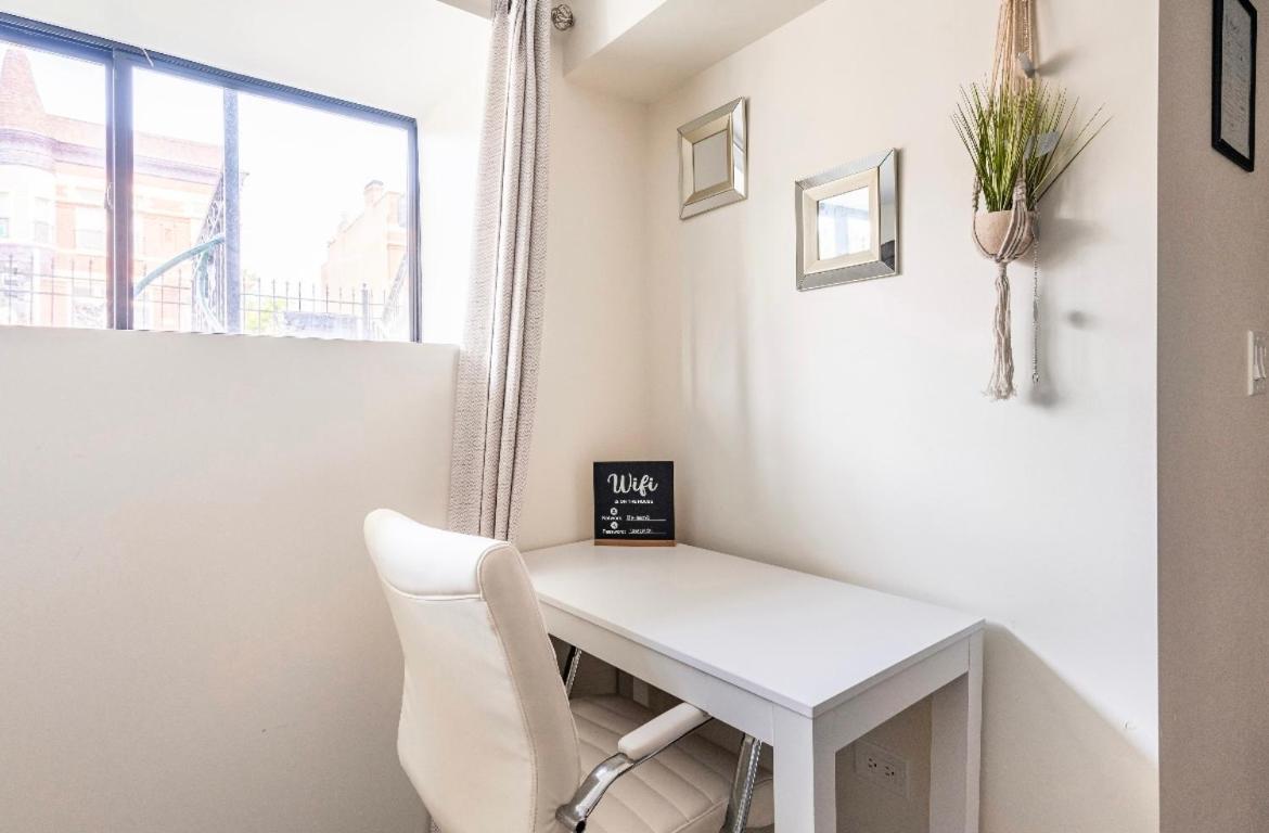 Cozy 2 Brm Apartment Mins Away From United Center Chicago Kültér fotó