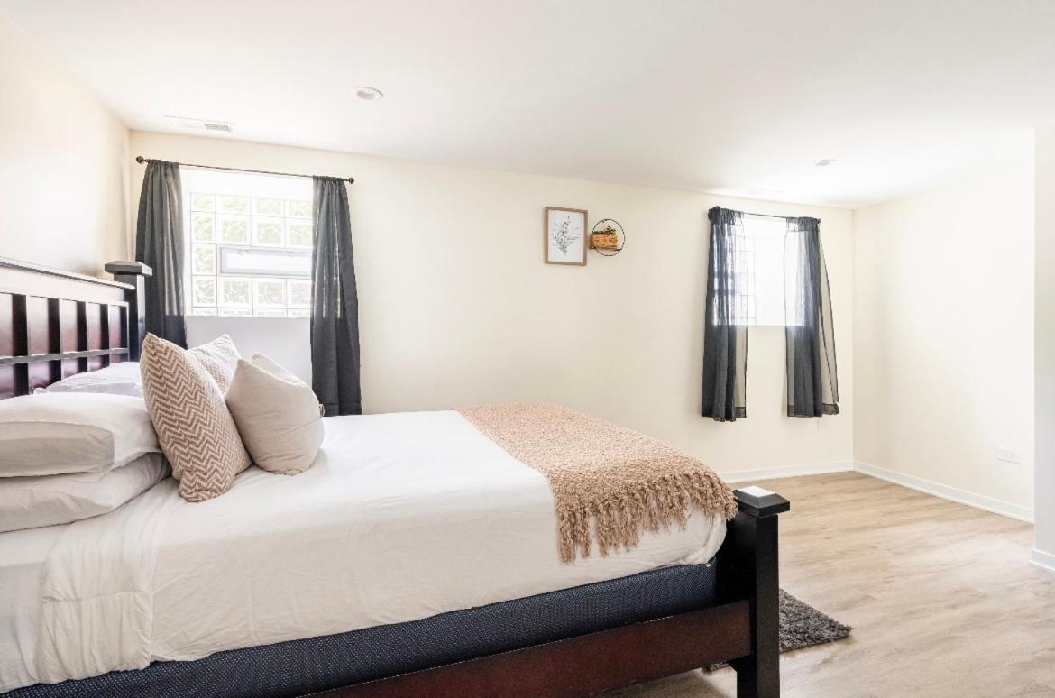 Cozy 2 Brm Apartment Mins Away From United Center Chicago Kültér fotó