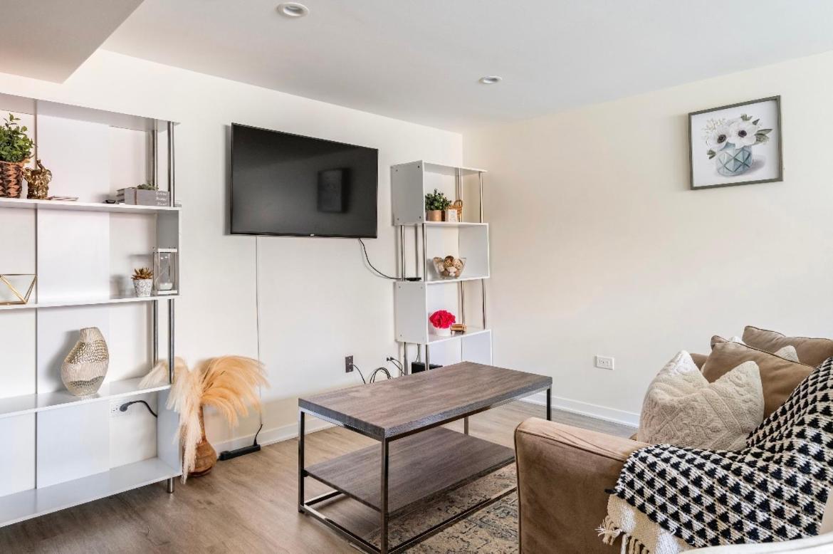 Cozy 2 Brm Apartment Mins Away From United Center Chicago Kültér fotó