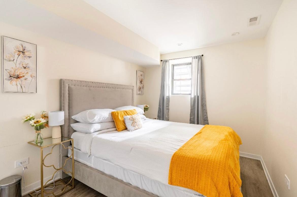 Cozy 2 Brm Apartment Mins Away From United Center Chicago Kültér fotó